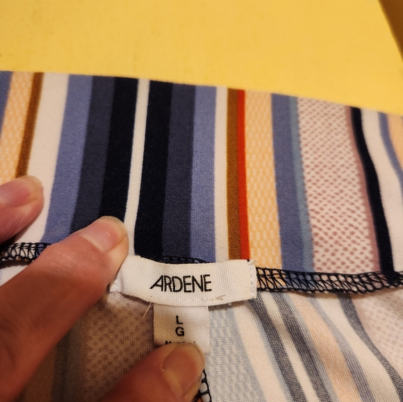 Ardene large wide legged cropped pants.   Multicolored stripes - Picture 2 of 3